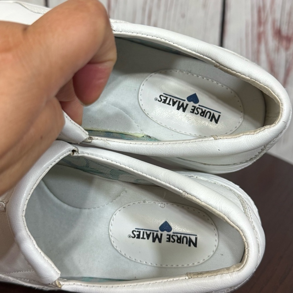 Nurse Mates White Sneakers size 6 EUC - Picture 8 of 14